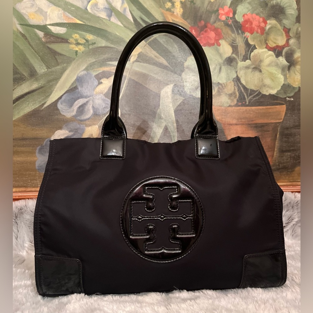 Tory Burch Black Tote Bag Stylish and Versatile